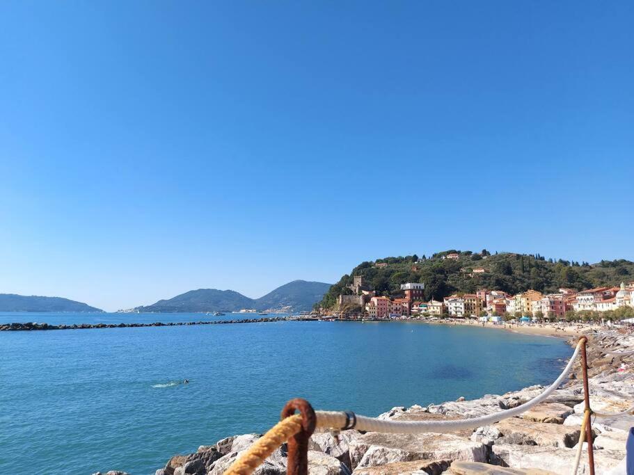 Elegante Appartamento La Spezia Centro Exterior photo
